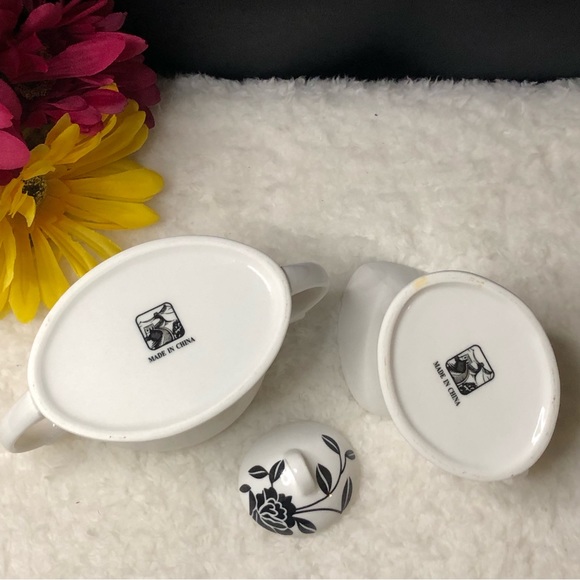 Vintage Black & White Flower Design Creamer & Sugar Bowl - Picture 10 of 12